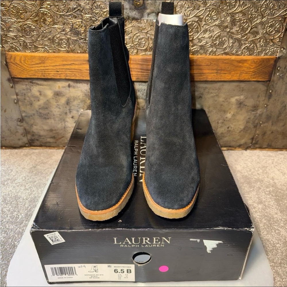 NIB Lauren Ralph Lauren Women’s Marianna Pull-on Black Chelsea Booties size 6.5B
